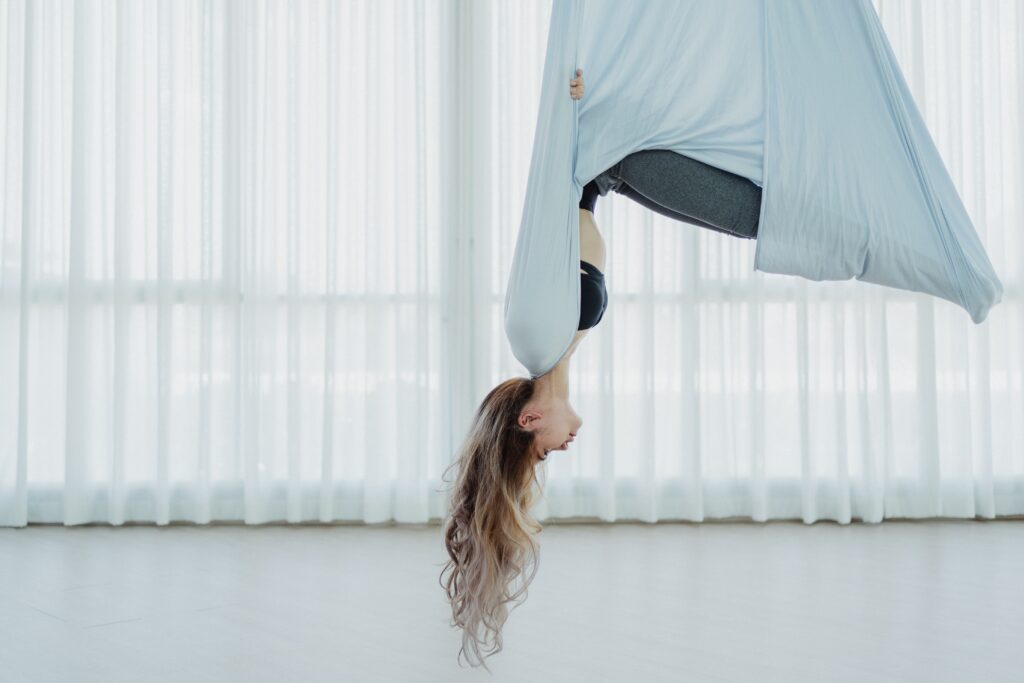 Aero Yoga ou ioga aéreo no SAVE Pilates Studio em Caldas da Rainha